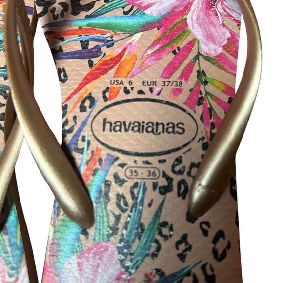 Havaianas | Tropical Floral Animal Print Flip Flops - Picture 6 of 7